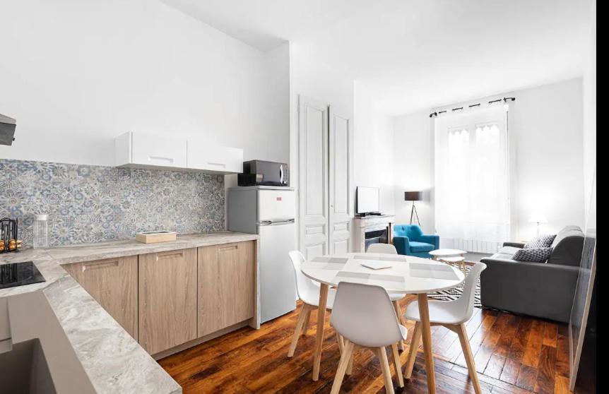 Appartement 2 Pieces Jean Mace Et Stationnement Lyon Buitenkant foto