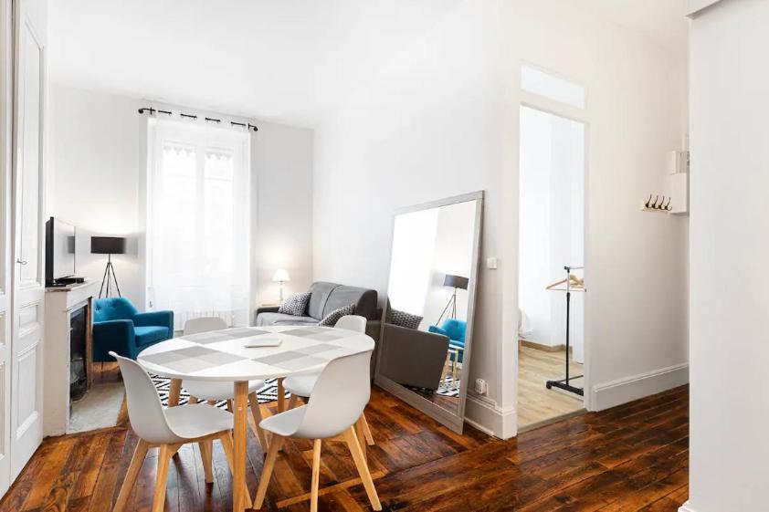 Appartement 2 Pieces Jean Mace Et Stationnement Lyon Buitenkant foto